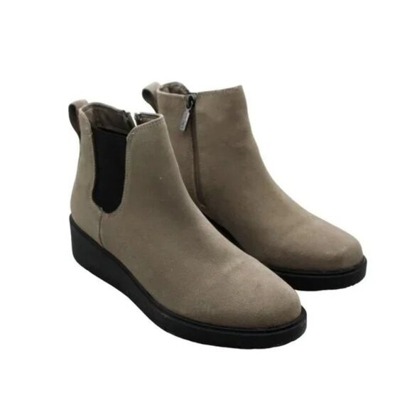 Aqua College - Picture 1 of 8